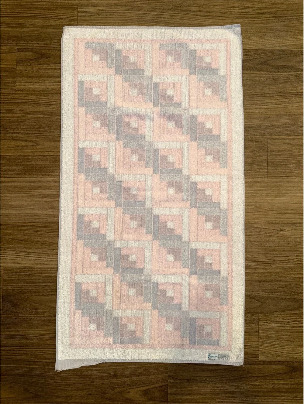 Vintage Fieldcrest 100% Cotton Medium Towel Geometric Pattern Pink Gray #FC4563